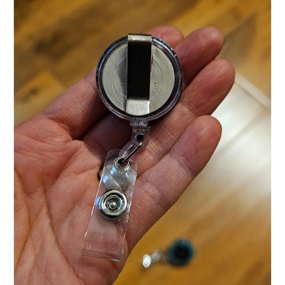 Bling ID holder. Retractable. Alaska Airlines. Vintage Button. Work. Unique. - Picture 2 of 2